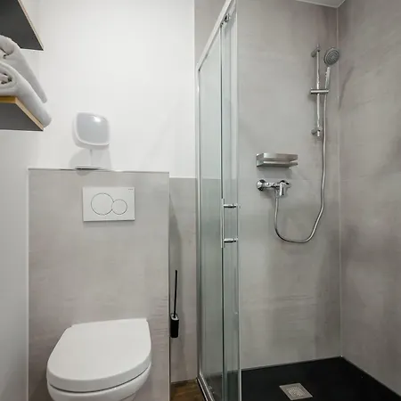 Bohnapartments Am Anger Eg - 3 Badezimmer - 3 Schlafzimmer - Zentrum - Vollausstattung - Wlan Apartment