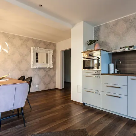 Apartment Bohnapartments Am Anger Eg - 3 Badezimmer - 3 Schlafzimmer - Zentrum - Vollausstattung - Wlan
